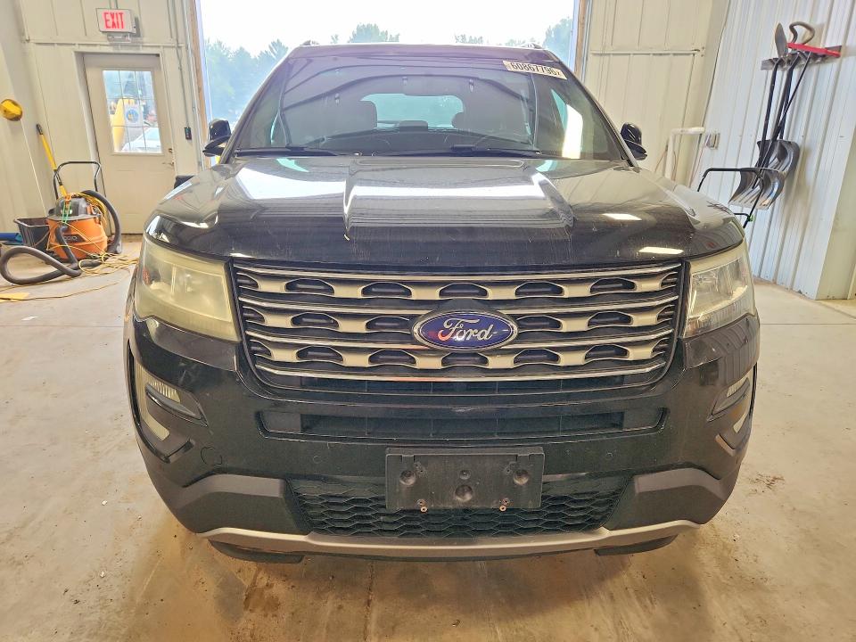 60867796 :رقم المزاد ، 1FM5K8D84HGB63621 vin ، 2017 Ford Explorer مزاد بيع
