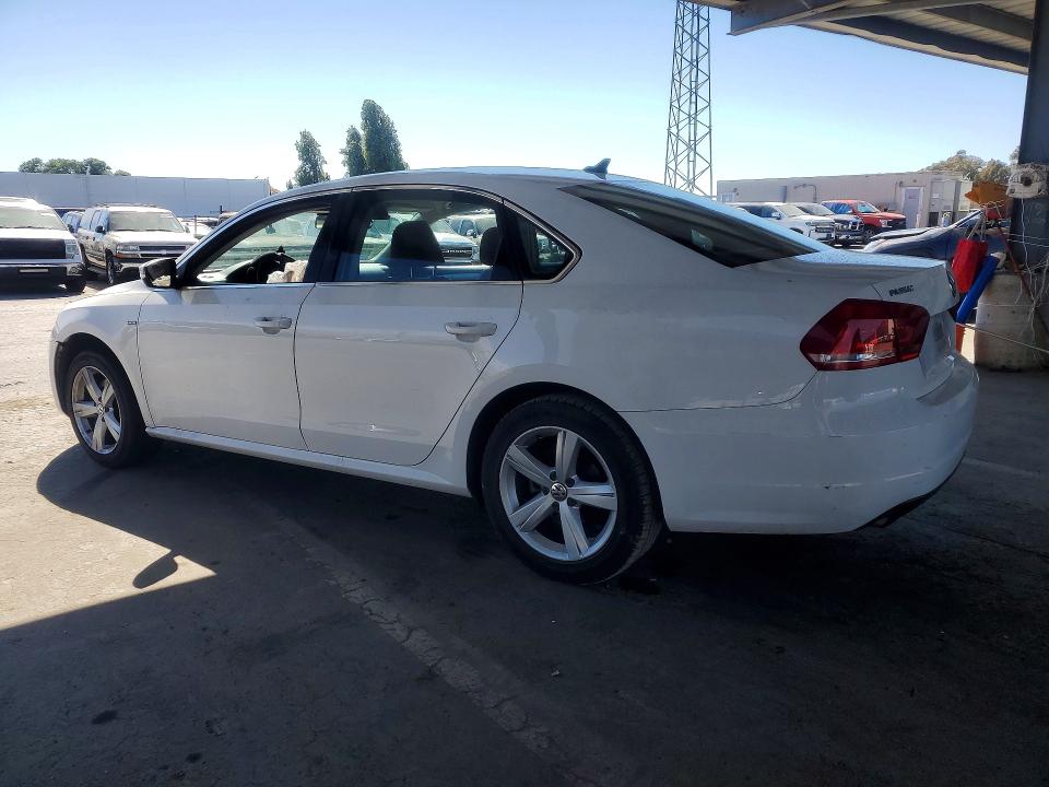 Продажа на аукционе авто 2015 Volkswagen Passat, vin: 1VWAT7A33FC095235, номер лота: 62641956