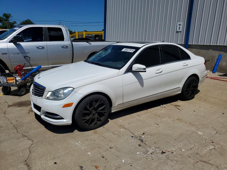 Продажа на аукционе авто 2013 Mercedes-benz C, vin: WDDGF8AB0DR283602, номер лота: 60937816