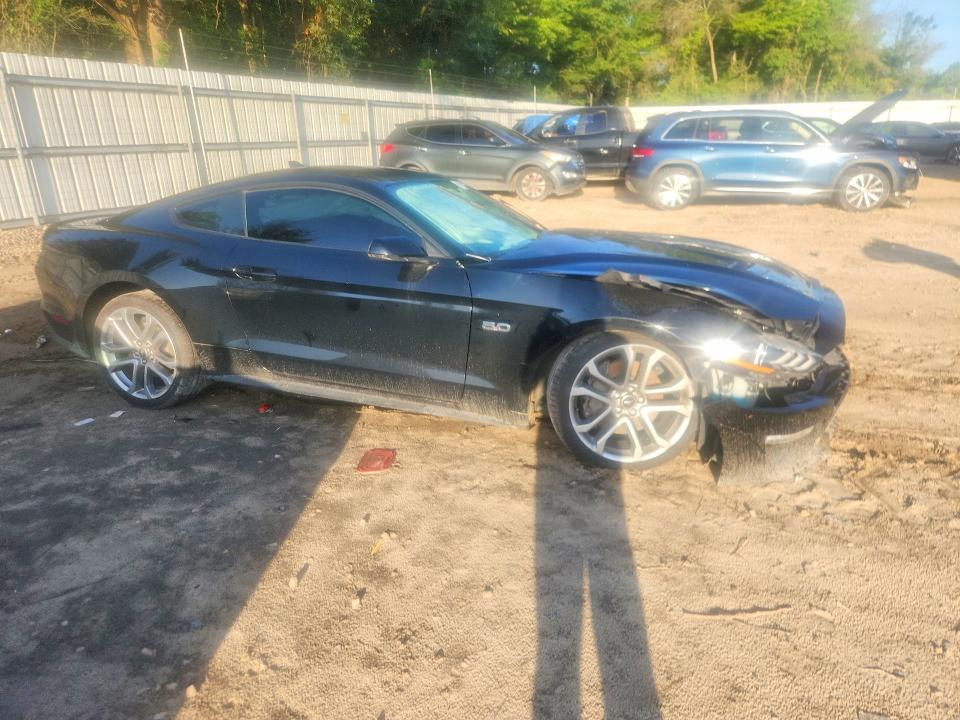 61318236 :رقم المزاد ، 1FA6P8CF3L5185114 vin ، 2020 Ford Mustang مزاد بيع