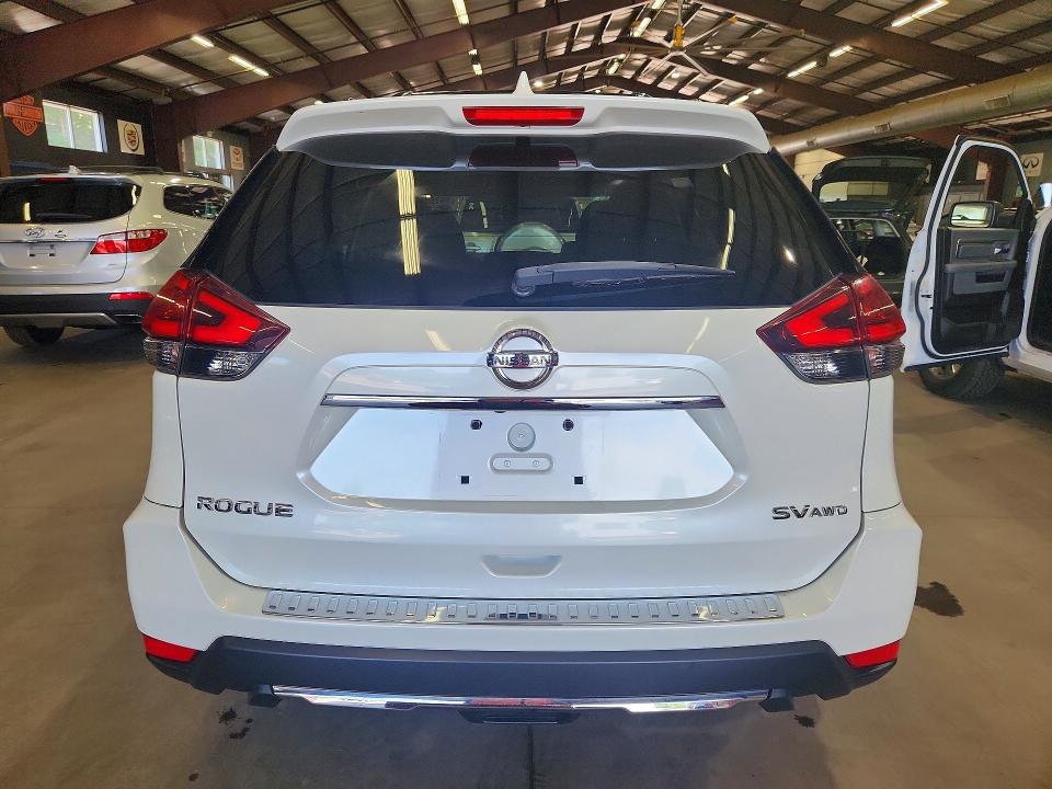 2017 Nissan Rogue მანქანა იყიდება აუქციონზე, vin: 5N1AT2MV4HC817667, აუქციონის ნომერი: 59769166