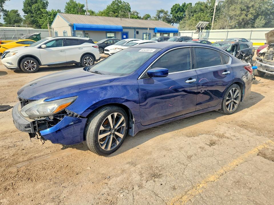 Продажа на аукционе авто 2017 Nissan Altima, vin: 1N4AL3AP8HC495377, номер лота: 60439976