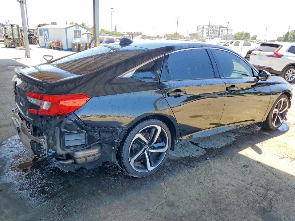 Aukcja sprzedaży 2018 Honda Accord, vin: 1HGCV1F34JA243944, numer aukcji: 61622056