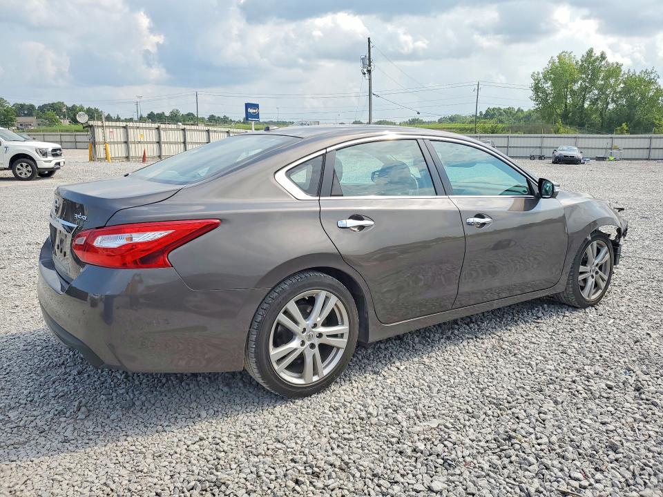 2017 Nissan Altima მანქანა იყიდება აუქციონზე, vin: 1N4BL3AP9HC170905, აუქციონის ნომერი: 63110576