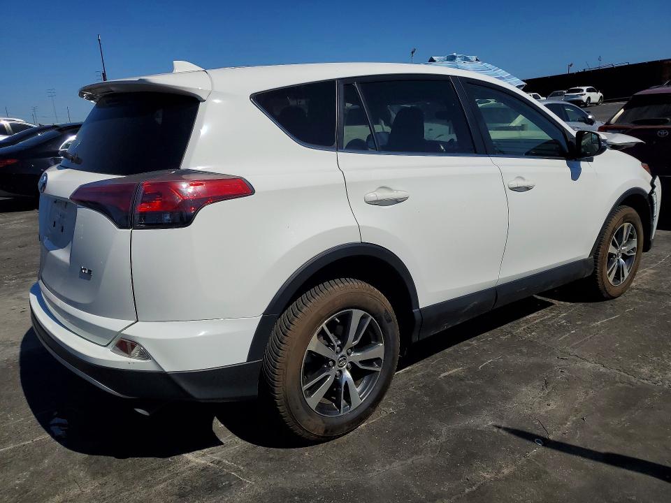 62801596 :رقم المزاد ، JTMWFREV5HD106742 vin ، 2017 Toyota Rav4 مزاد بيع