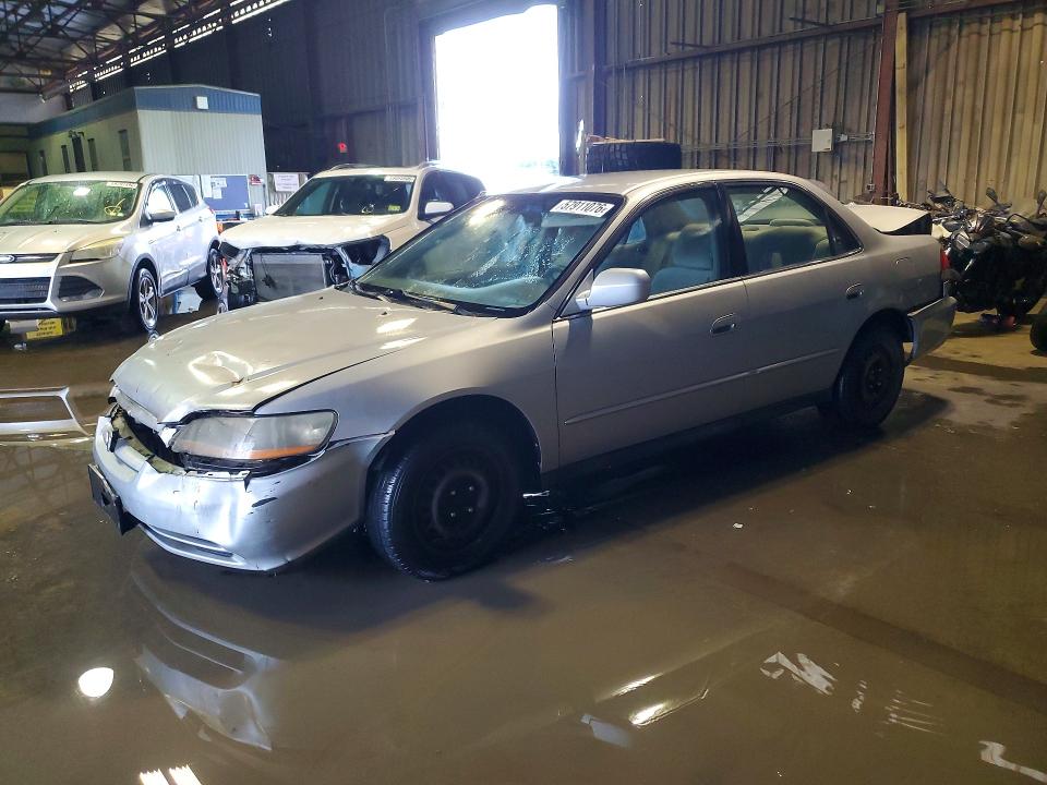 2001 Honda Accord მანქანა იყიდება აუქციონზე, vin: 1HGCG65501A104047, აუქციონის ნომერი: 57911076