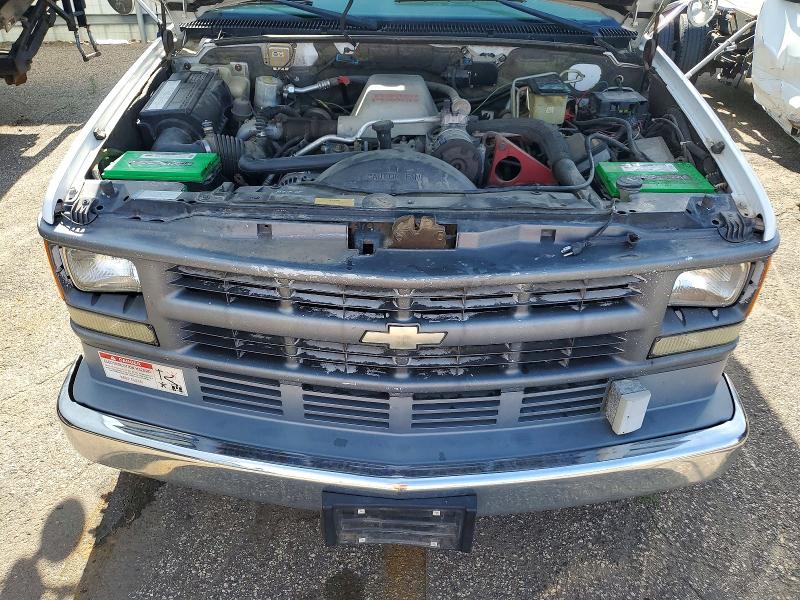 60398576 :رقم المزاد ، 3GBKC34F82M110640 vin ، 2002 Chevrolet Gmt-400 مزاد بيع
