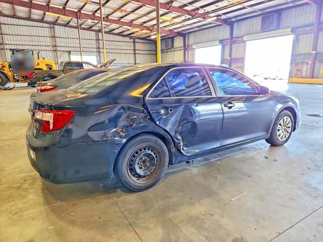 62047756 :رقم المزاد ، 4T1BF1FK2EU831324 vin ، 2014 Toyota Camry مزاد بيع