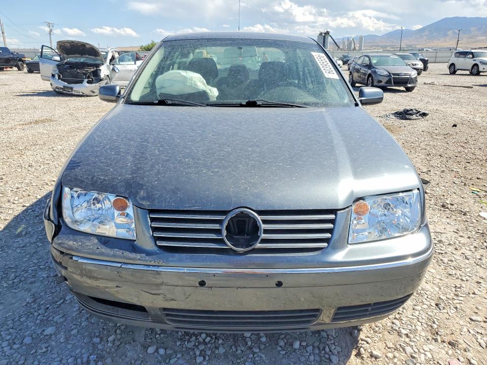 60395556 :رقم المزاد ، 3VWRA69M04M027678 vin ، 2004 Volkswagen Jetta مزاد بيع