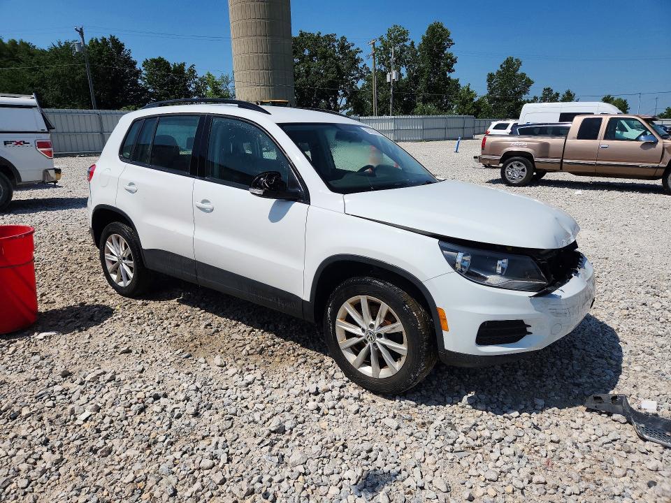 2017 Volkswagen Tiguan მანქანა იყიდება აუქციონზე, vin: WVGBV7AX2HK048738, აუქციონის ნომერი: 59895366