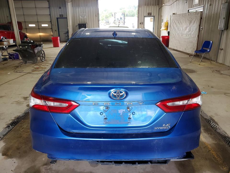 60185886 :رقم المزاد ، 4T1L31AK9LU010979 vin ، 2020 Toyota Camry مزاد بيع