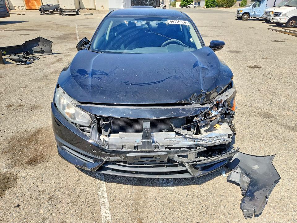 60776226 :رقم المزاد ، 19XFC2F52GE243133 vin ، 2016 Honda Civic مزاد بيع