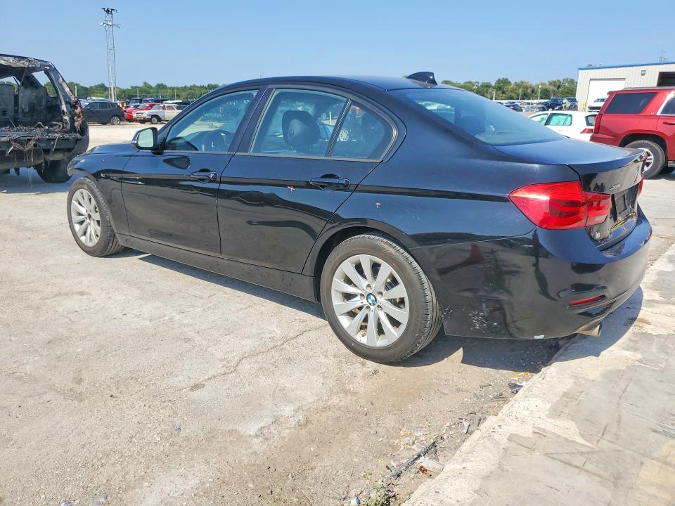 61792286 :رقم المزاد ، WBA8A3C52JA357505 vin ، 2018 Bmw 320 مزاد بيع