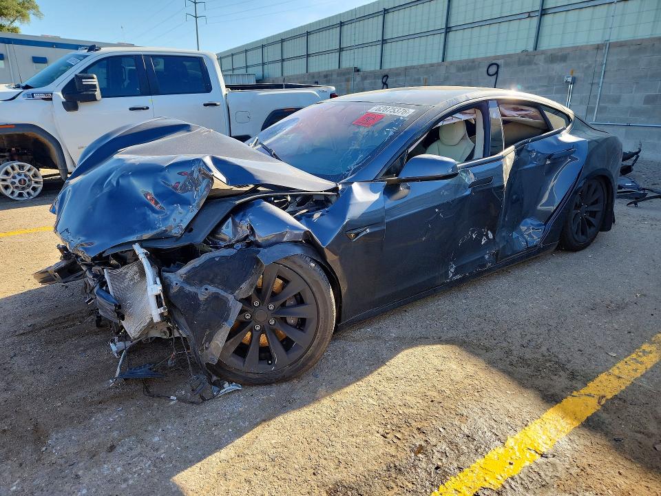 62875376 :رقم المزاد ، 5YJSA1E22JF257654 vin ، 2018 Tesla Model S مزاد بيع