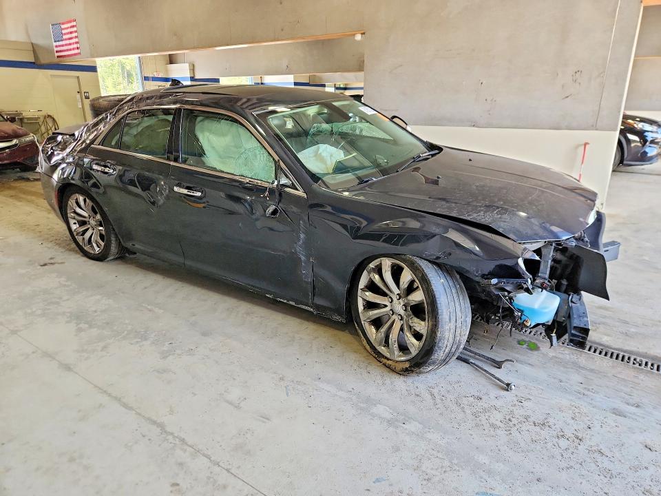 Продажа на аукционе авто 2016 Chrysler 300c, vin: 2C3CCAEG8GH243839, номер лота: 61057326