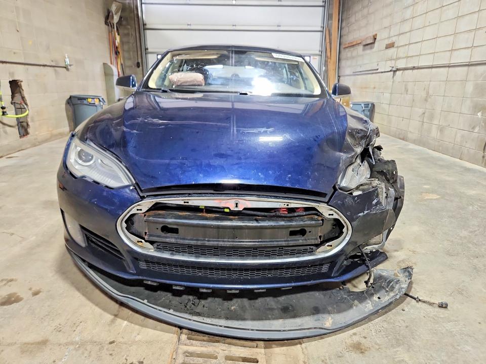Продажа на аукционе авто 2014 Tesla Model S, vin: 5YJSA1H1XEFP36428, номер лота: 60308396