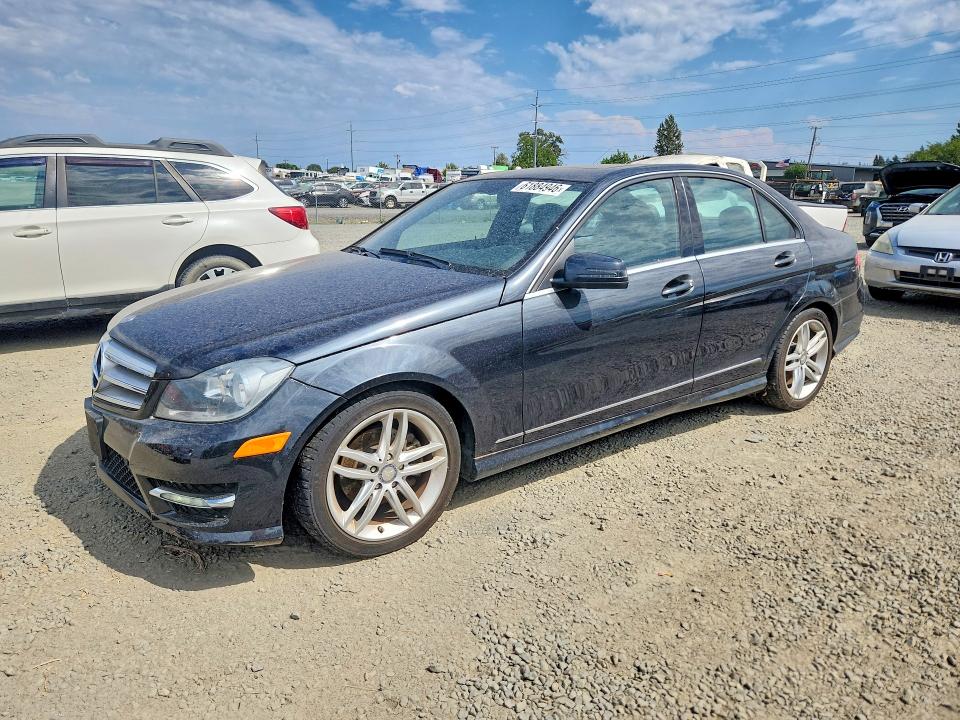 Продаж на аукціоні авто 2012 Mercedes-benz C, vin: WDDGF4HB3CR220300, номер лоту: 61884946