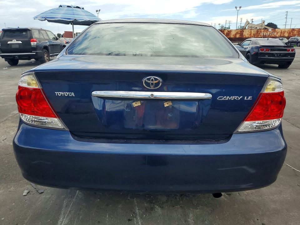 2005 Toyota Camry მანქანა იყიდება აუქციონზე, vin: 4T1BE32K95U406591, აუქციონის ნომერი: 62067116
