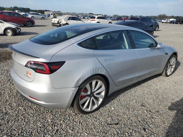 60736416 :رقم المزاد ، 5YJ3E1EB2JF083335 vin ، 2018 Tesla Model 3 مزاد بيع