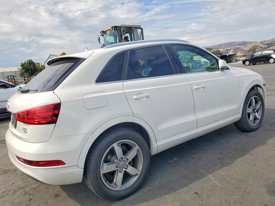 Aukcja sprzedaży 2015 Audi Q3, vin: WA1EFCFS4FR011998, numer aukcji: 61016246