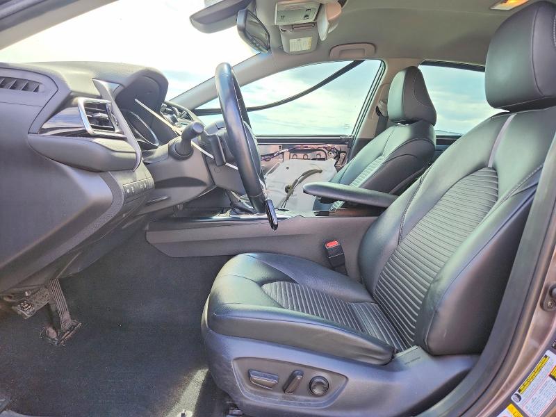 Продаж на аукціоні авто 2018 Toyota Camry, vin: 4T1B11HK9JU670380, номер лоту: 61623146