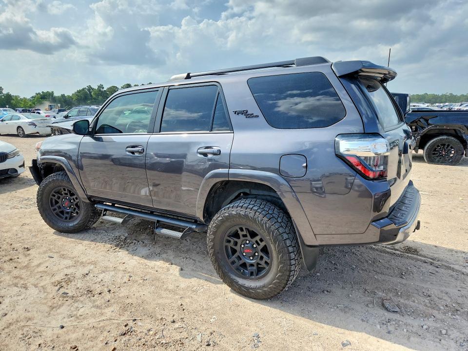 62670246 :رقم المزاد ، JTERU5JRXN6044447 vin ، 2022 Toyota 4runner مزاد بيع