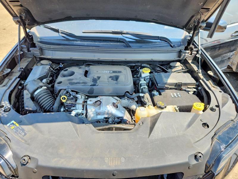 60240596 :رقم المزاد ، 1C4PJMDN8KD131035 vin ، 2019 Jeep Cherokee مزاد بيع