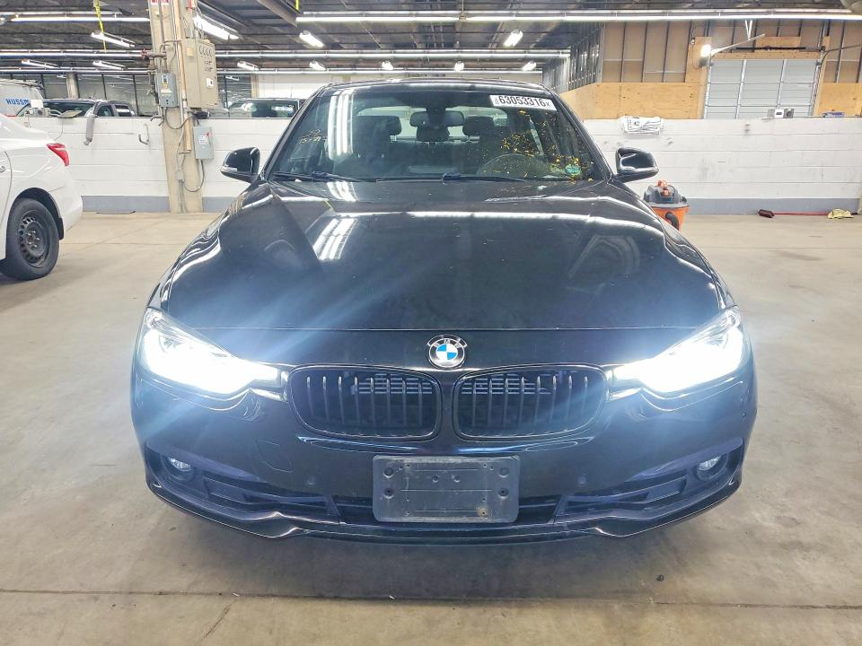 63053316 :رقم المزاد ، WBA8E1C52JA178048 vin ، 2018 Bmw 330e مزاد بيع