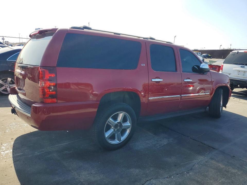 62761586 :رقم المزاد ، 1GNSKKE71ER113650 vin ، 2014 Chevrolet Suburban مزاد بيع