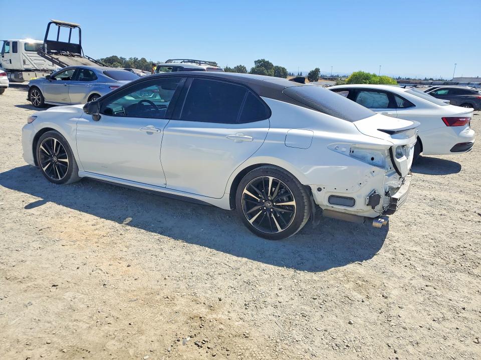 Продаж на аукціоні авто 2018 Toyota Camry, vin: 4T1B61HK8JU106253, номер лоту: 61340726