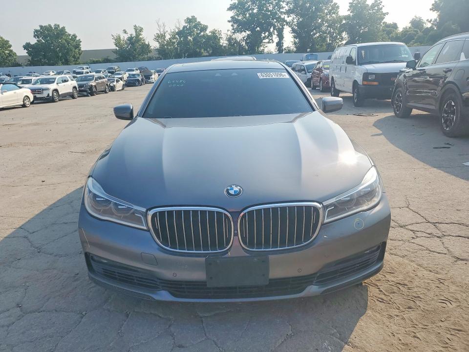 2016 Bmw 750 მანქანა იყიდება აუქციონზე, vin: WBA7F2C52GG419305, აუქციონის ნომერი: 63051096