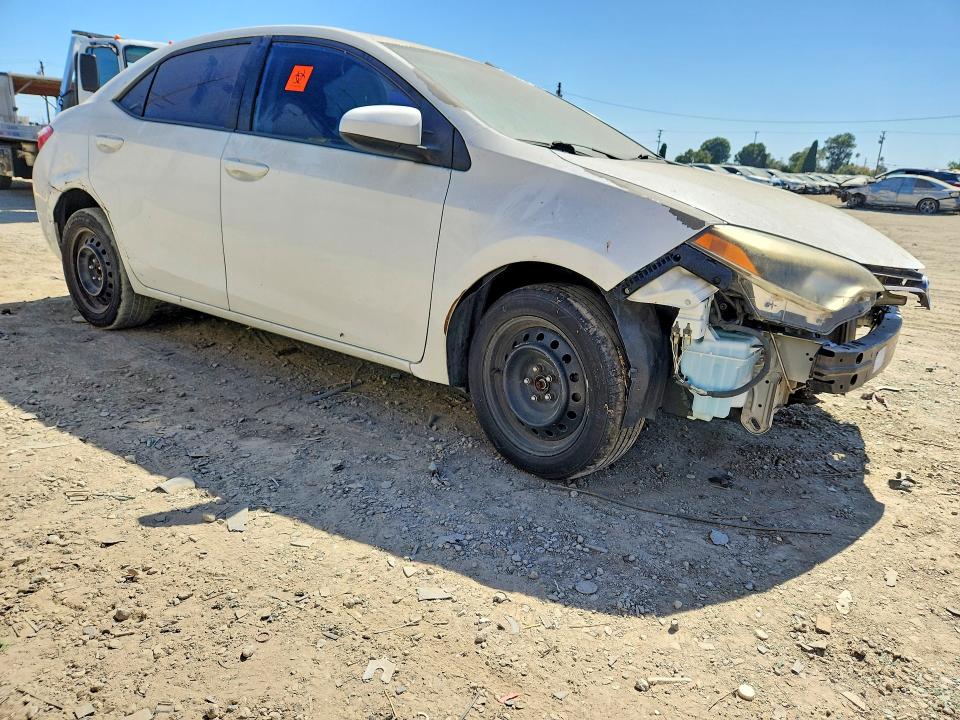 61483876 :رقم المزاد ، 5YFBURHE0FP276226 vin ، 2015 Toyota Corolla مزاد بيع