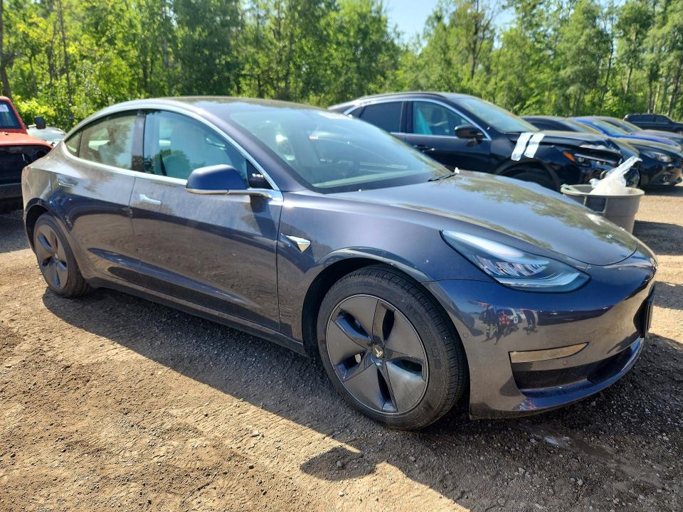 85609675 :رقم المزاد ، 5YJ3E1EB2KF407272 vin ، 2019 Tesla Model 3 مزاد بيع