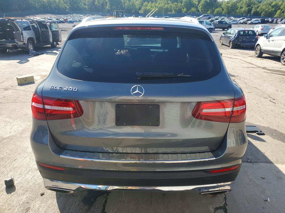 61054756 :رقم المزاد ، WDC0G4JB3JV025430 vin ، 2018 Mercedes-benz Glc مزاد بيع