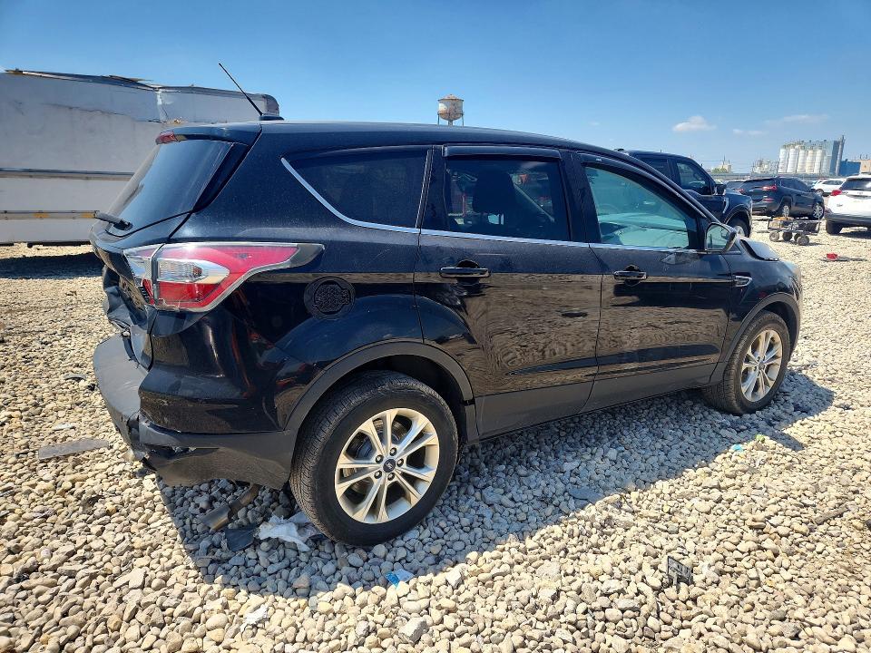Продаж на аукціоні авто 2017 Ford Escape, vin: 1FMCU0G95HUB20060, номер лоту: 57705386