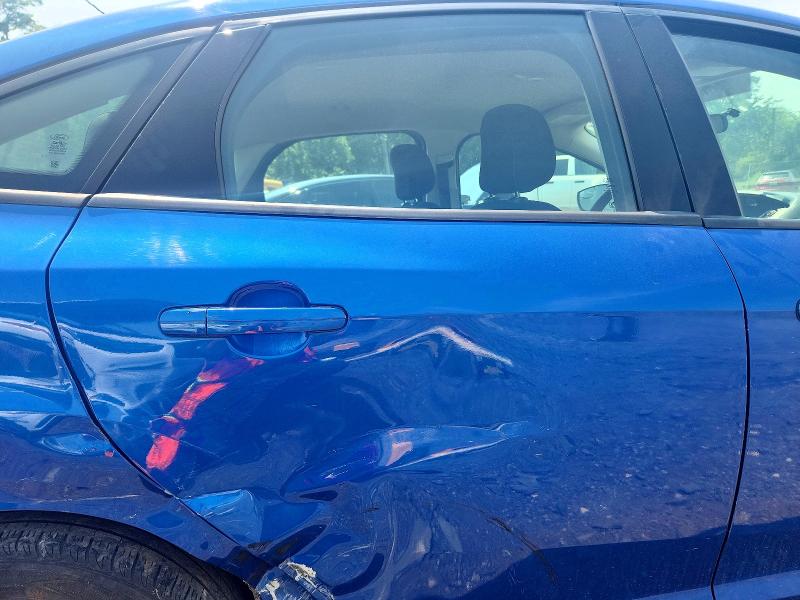 61745386 :رقم المزاد ، 1FADP3F27JL262224 vin ، 2018 Ford Focus مزاد بيع