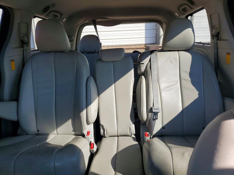 61979986 :رقم المزاد ، 5TDYK3DC3ES427082 vin ، 2014 Toyota Sienna مزاد بيع