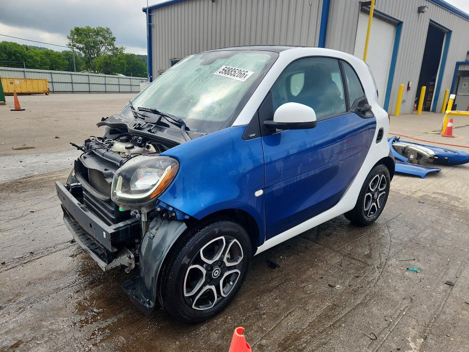 Продажа на аукционе авто 2016 Smart Fortwo, vin: WMEFJ5DA5GK070052, номер лота: 59885266