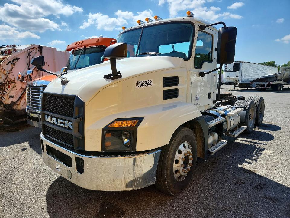 Продажа на аукционе авто 2022 Mack Anthem, vin: 1M1AN3GY7NM028283, номер лота: 61039666