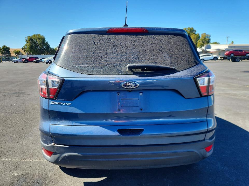 2018 Ford Escape მანქანა იყიდება აუქციონზე, vin: 1FMCU0F73JUB14523, აუქციონის ნომერი: 62645976