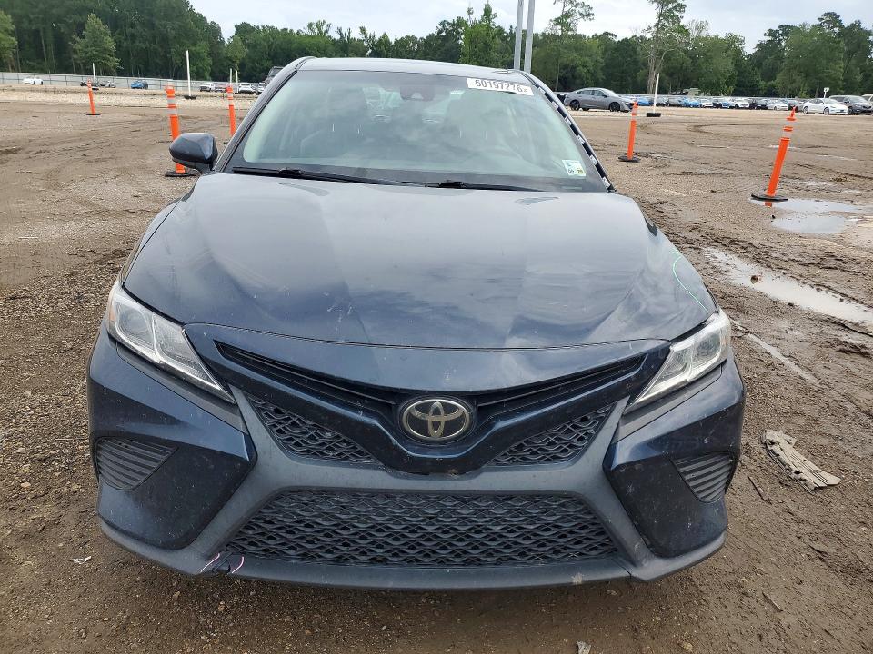 2018 Toyota Camry მანქანა იყიდება აუქციონზე, vin: 4T1B11HK7JU552635, აუქციონის ნომერი: 60197276