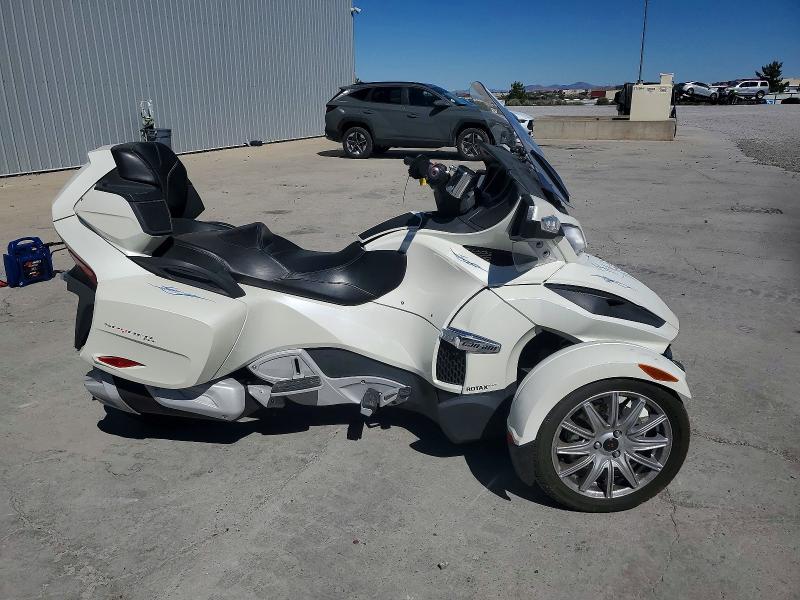 61753386 :رقم المزاد ، 2BXNBDD27FV003275 vin ، 2015 Can-am Spyder Roadster مزاد بيع