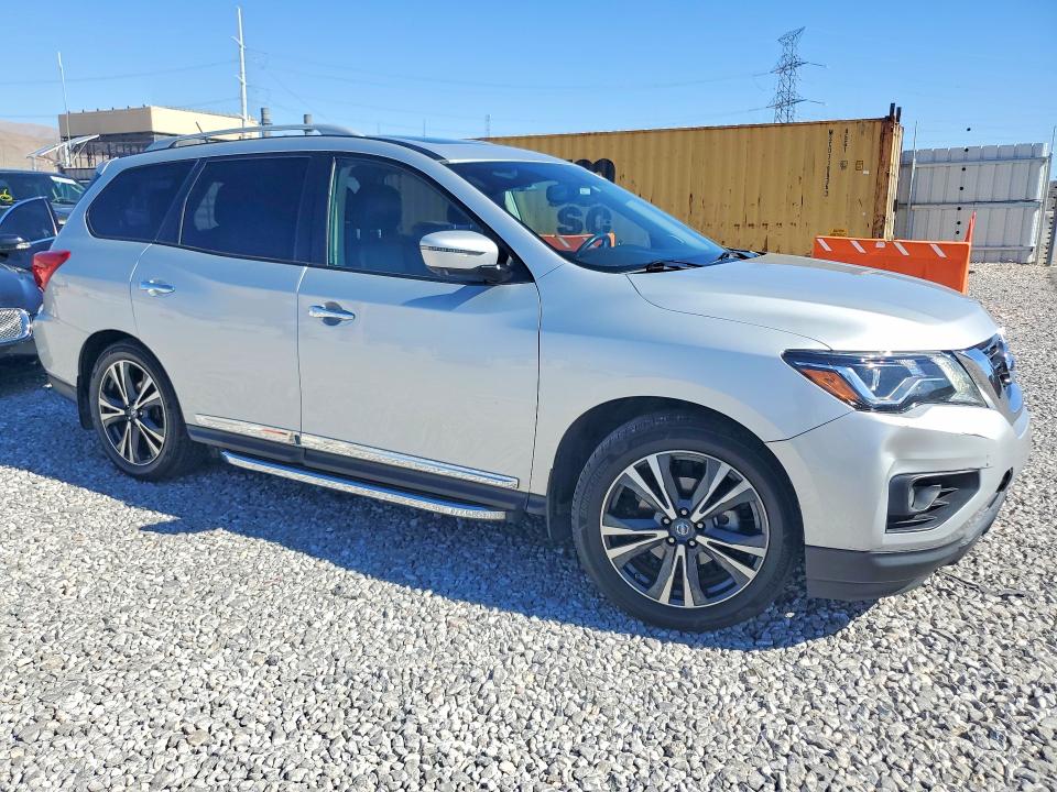 60211046 :رقم المزاد ، 5N1DR2MN4JC638062 vin ، 2018 Nissan Pathfinder مزاد بيع