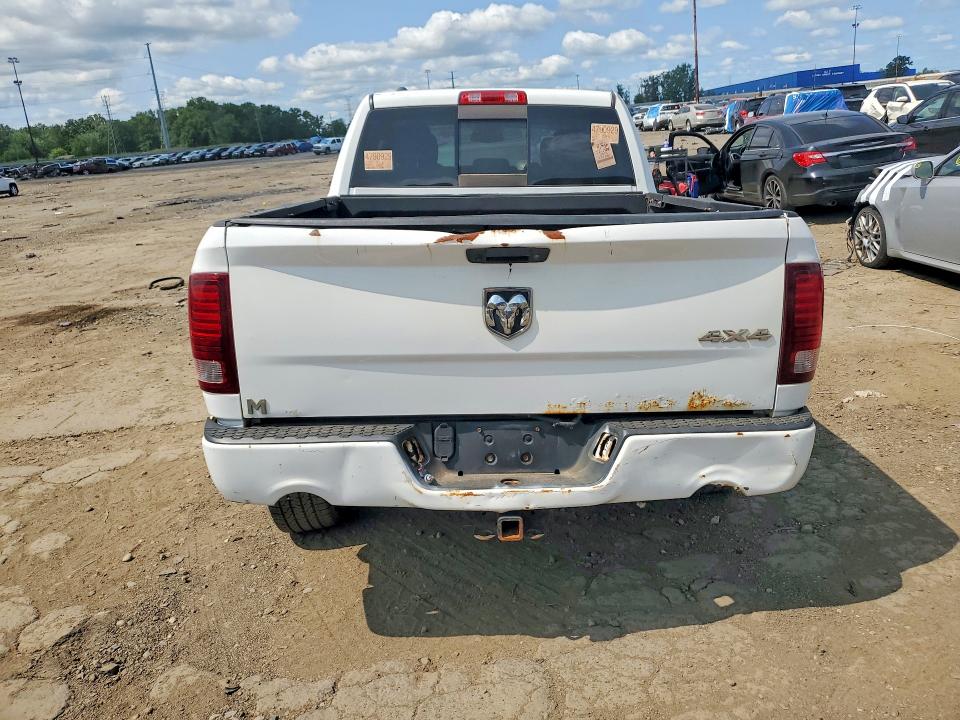 61767716 :رقم المزاد ، 1C6RR7UT5FS552303 vin ، 2015 Ram 1500 مزاد بيع