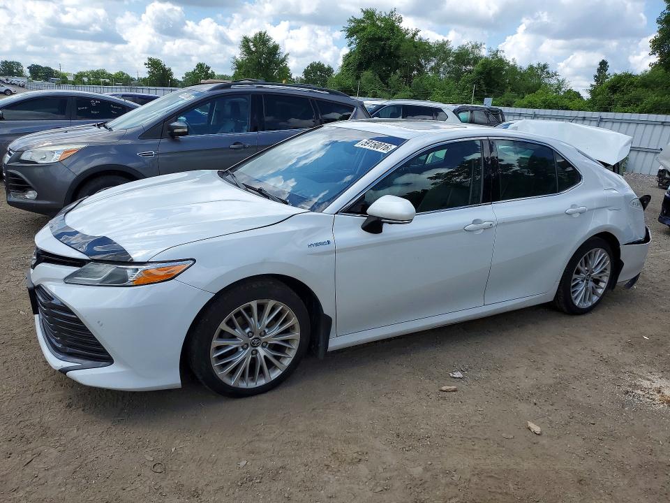 2018 Toyota Camry Hybrid მანქანა იყიდება აუქციონზე, vin: 4T1B21HK7JU001621, აუქციონის ნომერი: 59150016