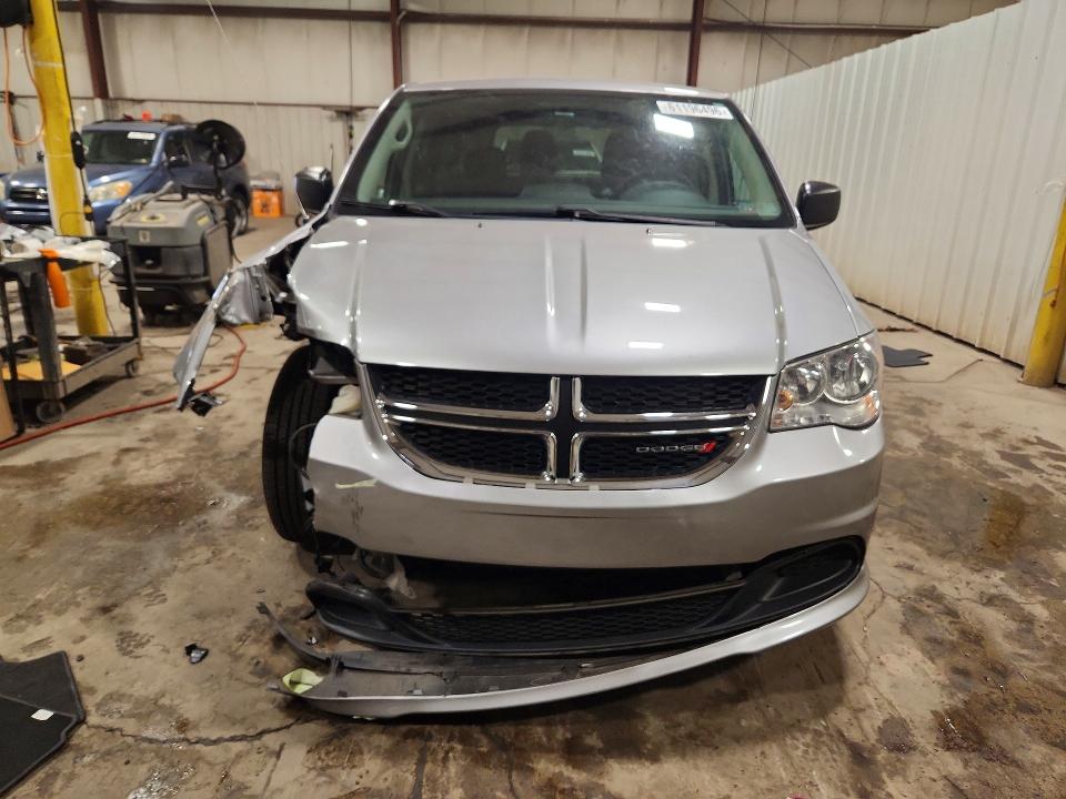 61196496 :رقم المزاد ، 2C4RDGBG2JR224702 vin ، 2018 Dodge Grand Caravan مزاد بيع