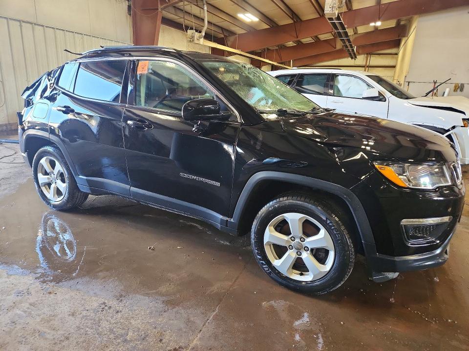 59816746 :رقم المزاد ، 3C4NJDBB6JT162261 vin ، 2018 Jeep Compass مزاد بيع