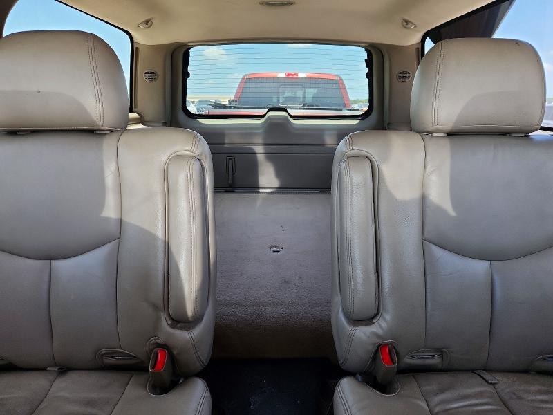 63351526 :رقم المزاد ، 3GNFK16Z85G210680 vin ، 2005 Chevrolet Suburban مزاد بيع
