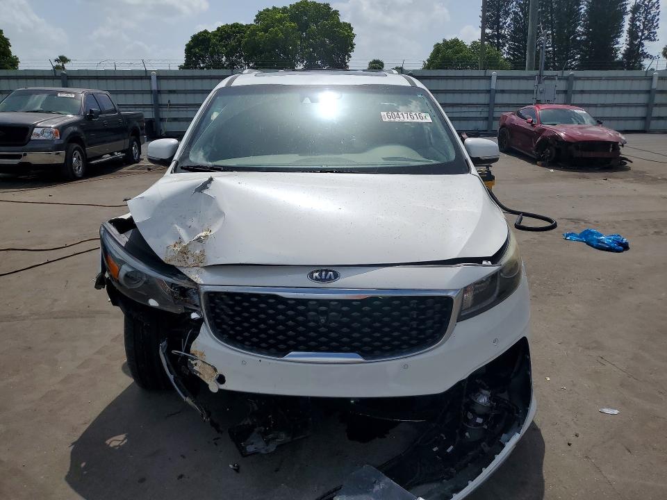 60417616 :رقم المزاد ، KNDME5C15F6038298 vin ، 2015 Kia Sedona مزاد بيع