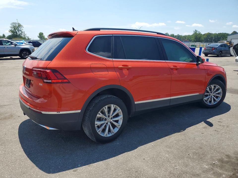 60142036 :رقم المزاد ، 3VV3B7AX9JM089093 vin ، 2018 Volkswagen Tiguan مزاد بيع